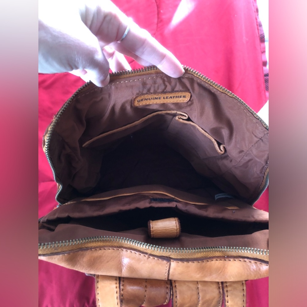 Leather backpack - Picture 5 of 11